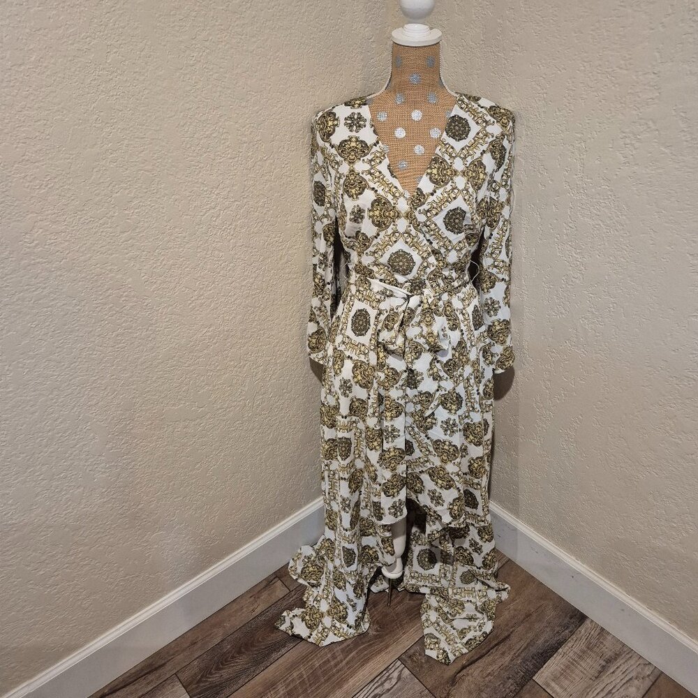 NWT Long Medallion High Low With Tie